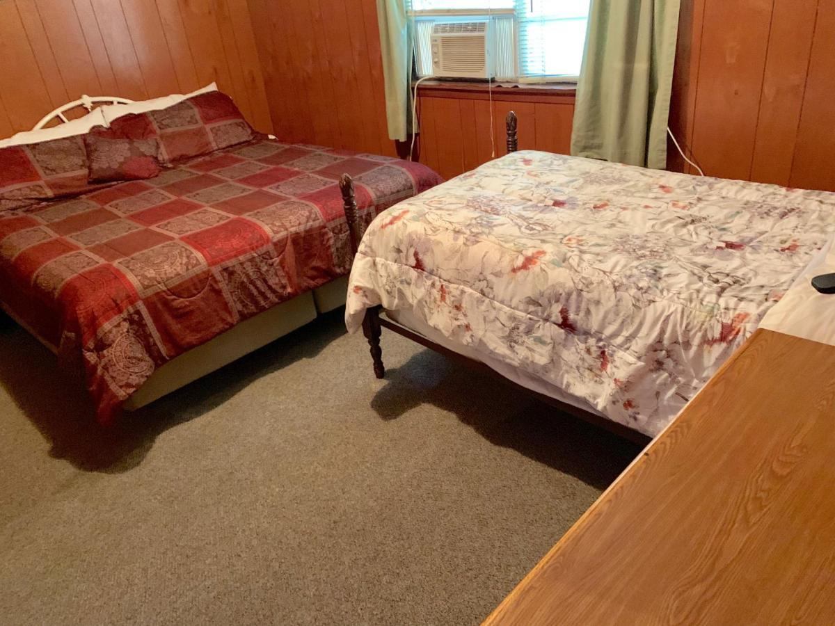 Phillips Historic Motel & Cottages Робинсвил Екстериор снимка