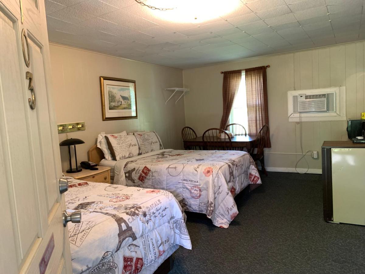 Phillips Historic Motel & Cottages Робинсвил Екстериор снимка