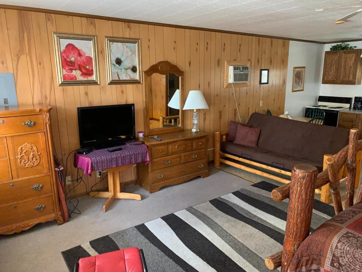 Phillips Historic Motel & Cottages Робинсвил Екстериор снимка