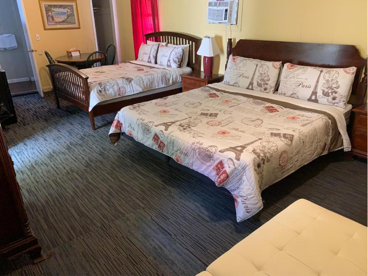 Phillips Historic Motel & Cottages Робинсвил Екстериор снимка