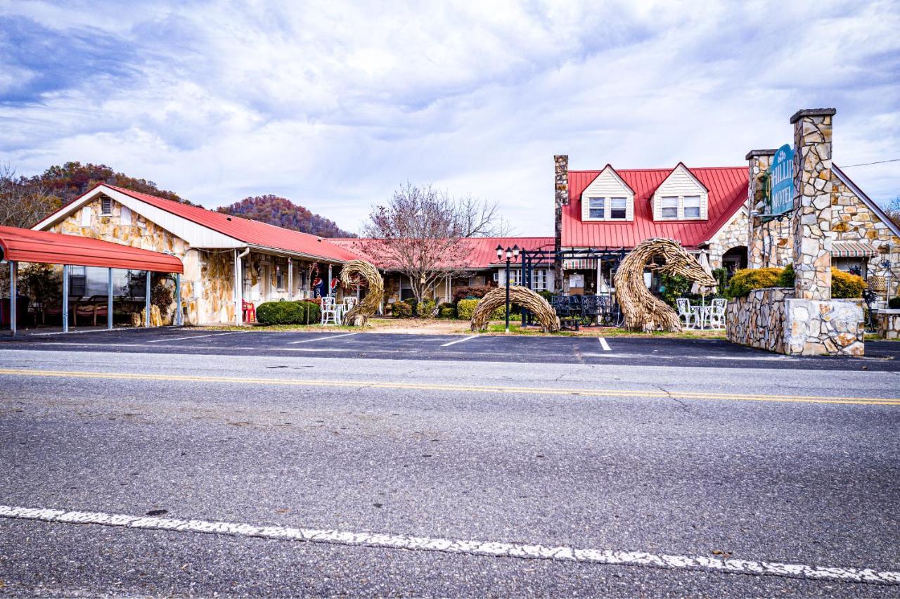 Phillips Historic Motel & Cottages Робинсвил Екстериор снимка