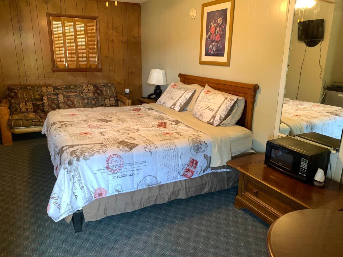 Phillips Historic Motel & Cottages Робинсвил Екстериор снимка