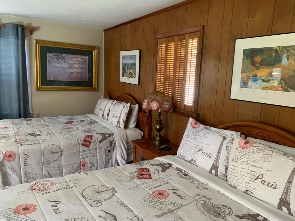 Phillips Historic Motel & Cottages Робинсвил Екстериор снимка