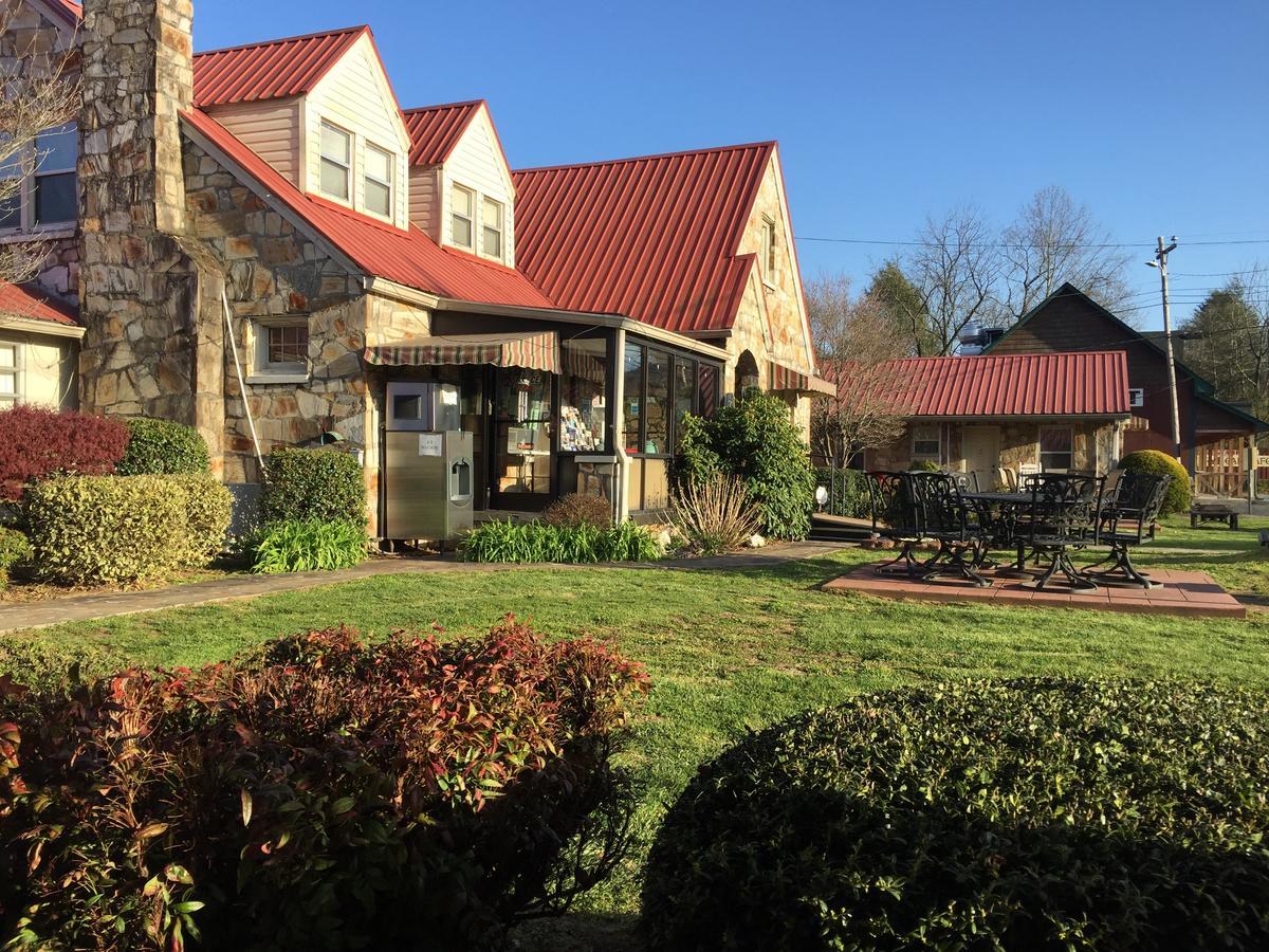 Phillips Historic Motel & Cottages Робинсвил Екстериор снимка
